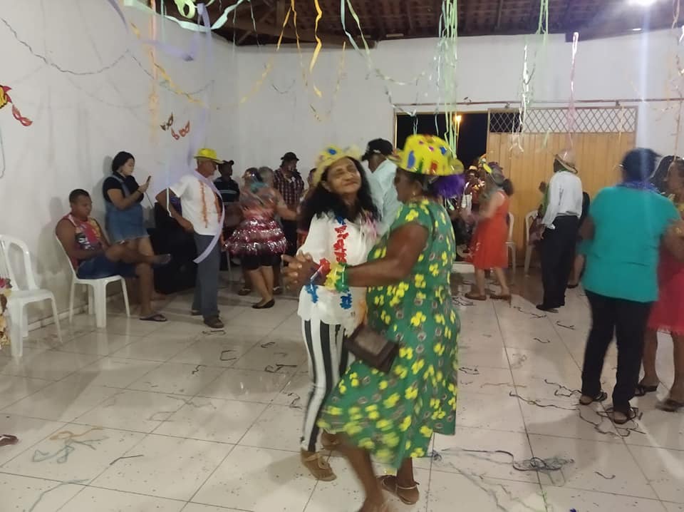 Secretaria municipal de assistência social realiza carnaval dos idosos - Imagem 7