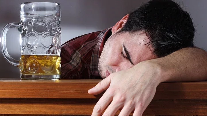 Descubra como cada signo do zodíaco fica quando está bêbado - imagem 16290