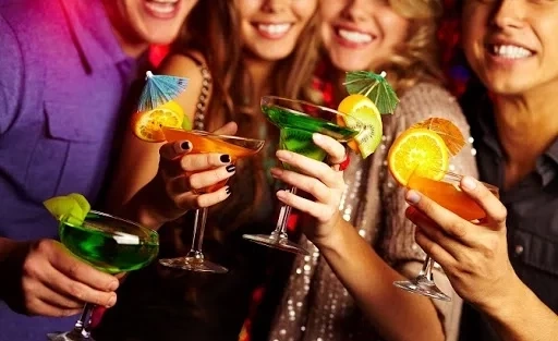 Descubra como cada signo do zodíaco fica quando está bêbado - imagem 16283