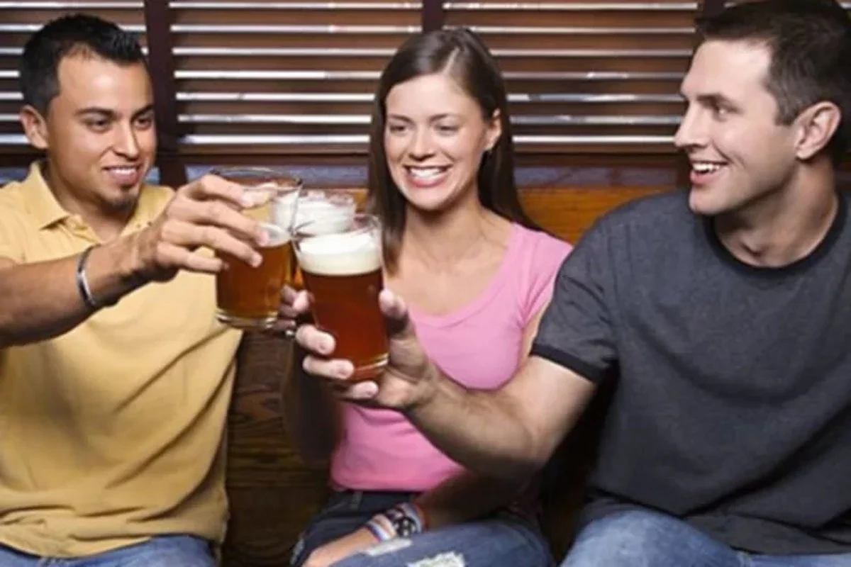 Descubra como cada signo do zodíaco fica quando está bêbado - imagem 16286