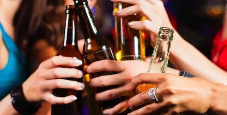 Descubra como cada signo do zodíaco fica quando está bêbado - imagem 16281