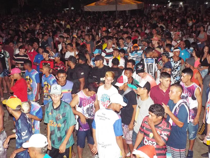 Chica Égua e Forró Pé de Ouro deu o tom na primeira noite de carnaval 2020 em Pedro II  - Imagem 11