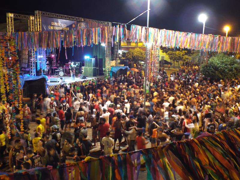 Chica Égua e Forró Pé de Ouro deu o tom na primeira noite de carnaval 2020 em Pedro II  - Imagem 15