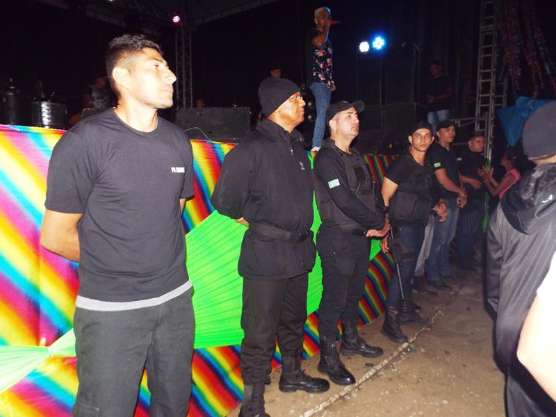 Chica Égua e Forró Pé de Ouro deu o tom na primeira noite de carnaval 2020 em Pedro II  - Imagem 7