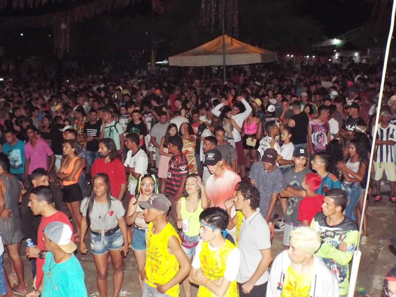 Chica Égua e Forró Pé de Ouro deu o tom na primeira noite de carnaval 2020 em Pedro II  - Imagem 31