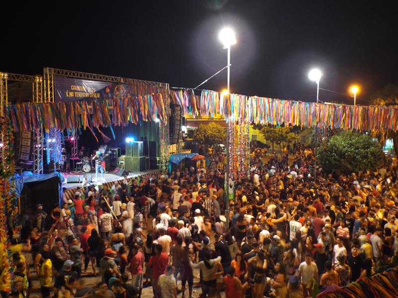 Chica Égua e Forró Pé de Ouro deu o tom na primeira noite de carnaval 2020 em Pedro II  - Imagem 16