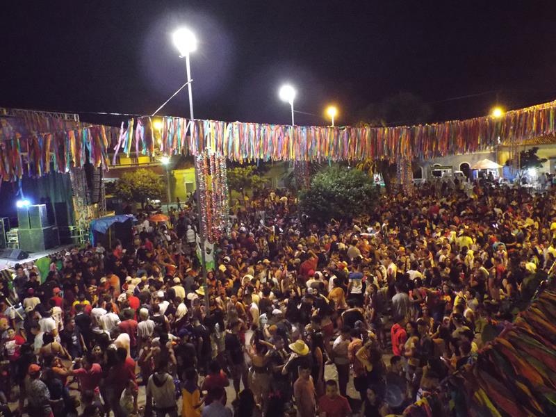 Chica Égua e Forró Pé de Ouro deu o tom na primeira noite de carnaval 2020 em Pedro II  - Imagem 20