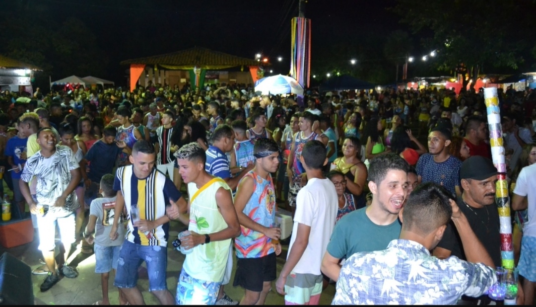 Sucesso total a primeira noite de Carnaval em Monsenhor Gil - Imagem 8