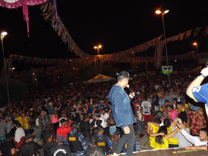 Chica Égua e Forró Pé de Ouro deu o tom na primeira noite de carnaval 2020 em Pedro II  - Imagem 37