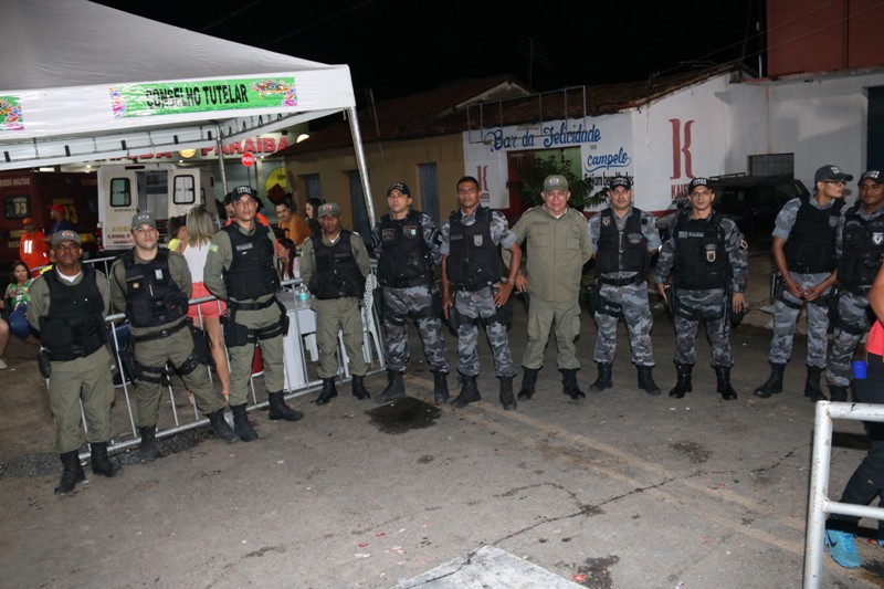 Terceiro dia de carnaval em Água Branca tem desfile e grandes bandas na arena da folia - Imagem 3