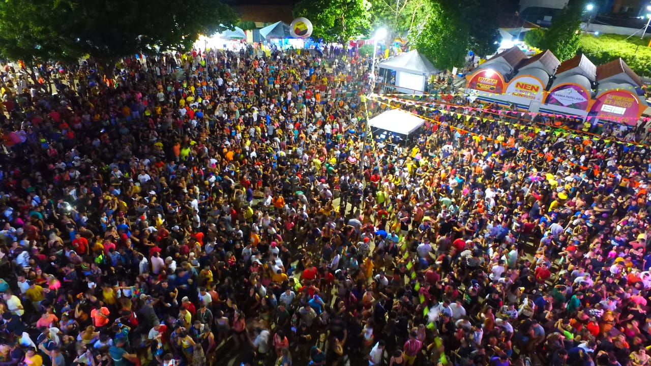 Terceiro dia de carnaval em Água Branca tem desfile e grandes bandas na arena da folia - Imagem 14