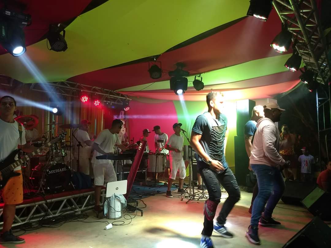 Segunda noite de Carnaval em Monsenhor Gil, bandas e foliões se divertem em Balneário Natal - Imagem 9