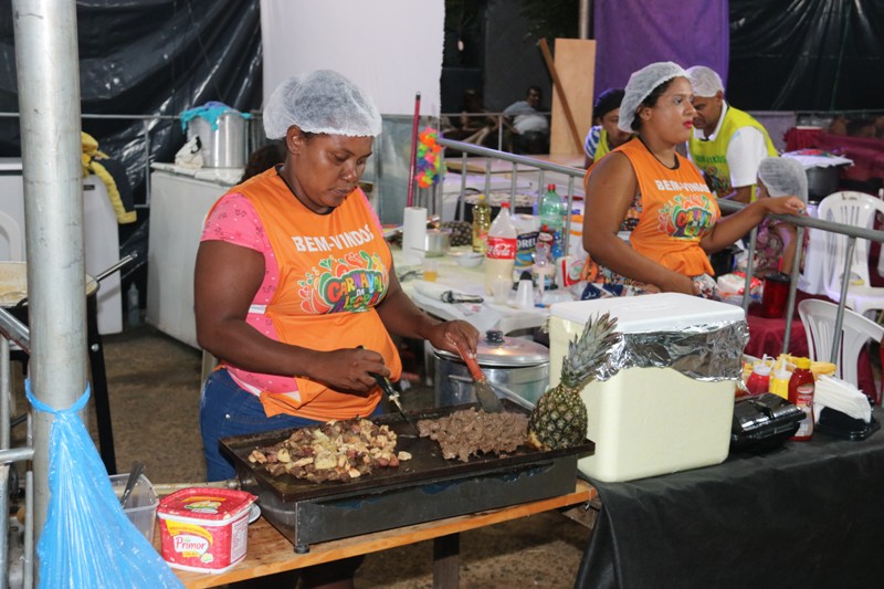 Terceiro dia de carnaval em Água Branca tem desfile e grandes bandas na arena da folia - Imagem 10