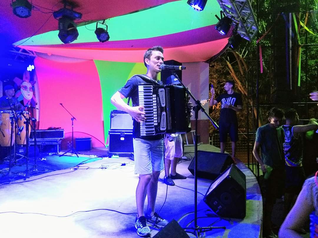 Segunda noite de Carnaval em Monsenhor Gil, bandas e foliões se divertem em Balneário Natal - Imagem 14