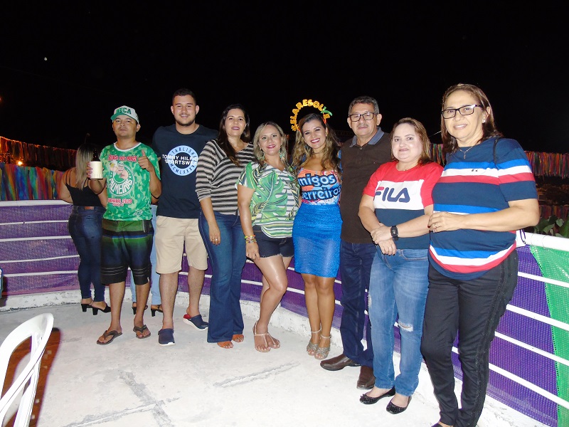 Foliões lotam Praça Manoel Nogueira Lima na terceira noite do Carnaval de Pedro II - Imagem 2
