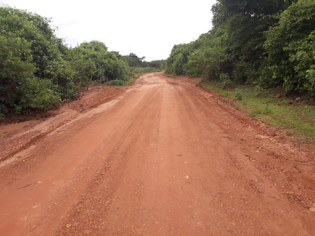 Prefeitura continua trabalhando no melhoramento das estradas vicinais  - Imagem 4