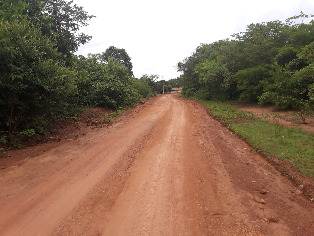 Prefeitura continua trabalhando no melhoramento das estradas vicinais  - Imagem 1