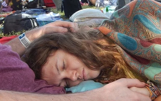 Saiba como cada signo do zodíaco lida com a ressaca moral - imagem 17237