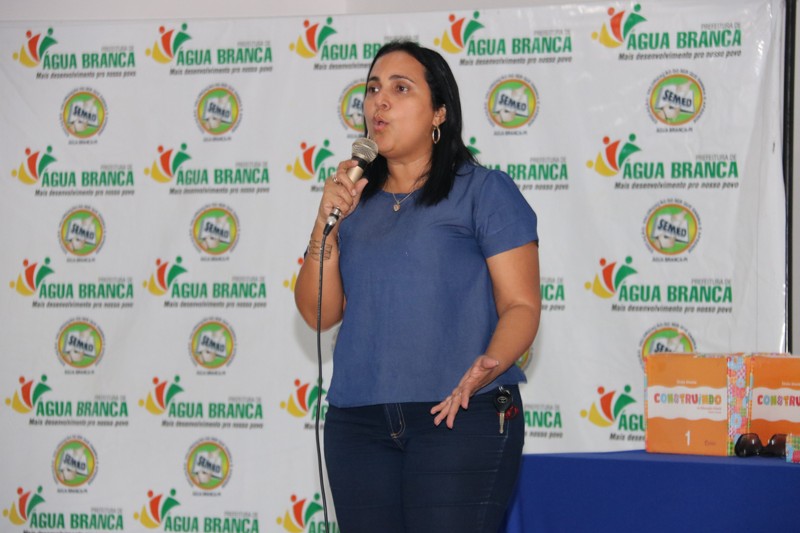 Alunos da educação infantil de Água Branca recebem novos livros - Imagem 6