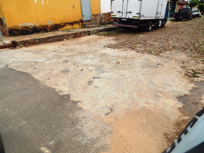 prefeitura continua recuperando calçamentos danificados pela chuvas - Imagem 2