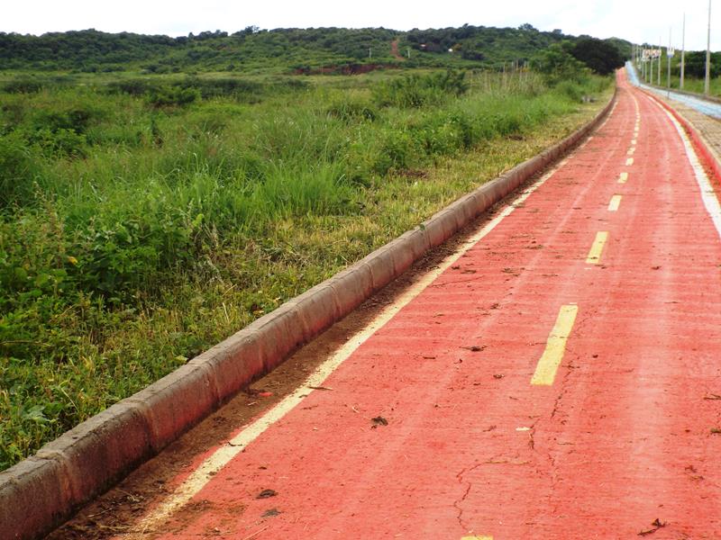 prefeitura continua recuperando calçamentos danificados pela chuvas - Imagem 4