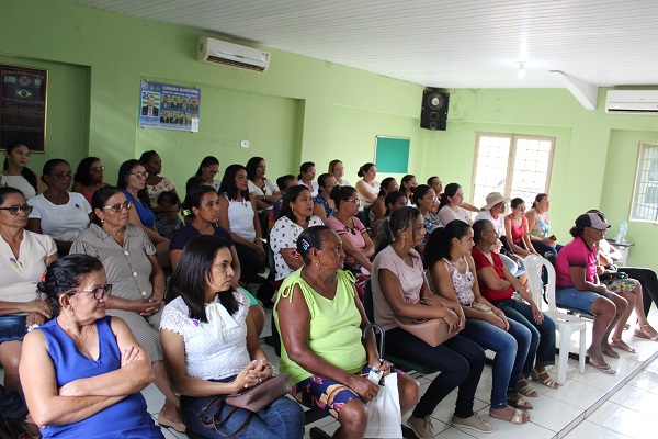 Mulheres participam de palestra sobre prevenção do câncer do colo do útero  - Imagem 6