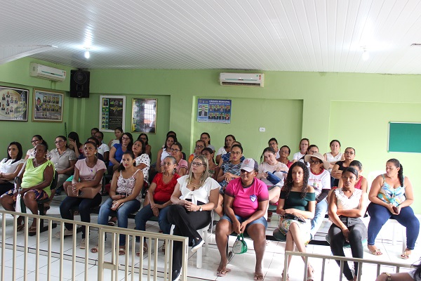 Mulheres participam de palestra sobre prevenção do câncer do colo do útero  - Imagem 3