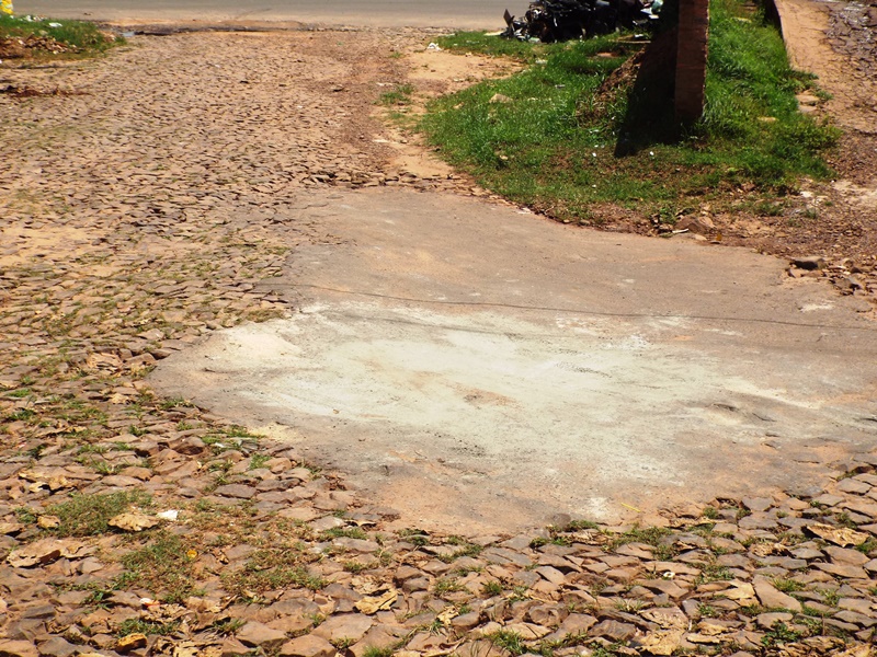 Município continua recuperando os trechos de calçamentos danificados com as chuvas   - Imagem 1