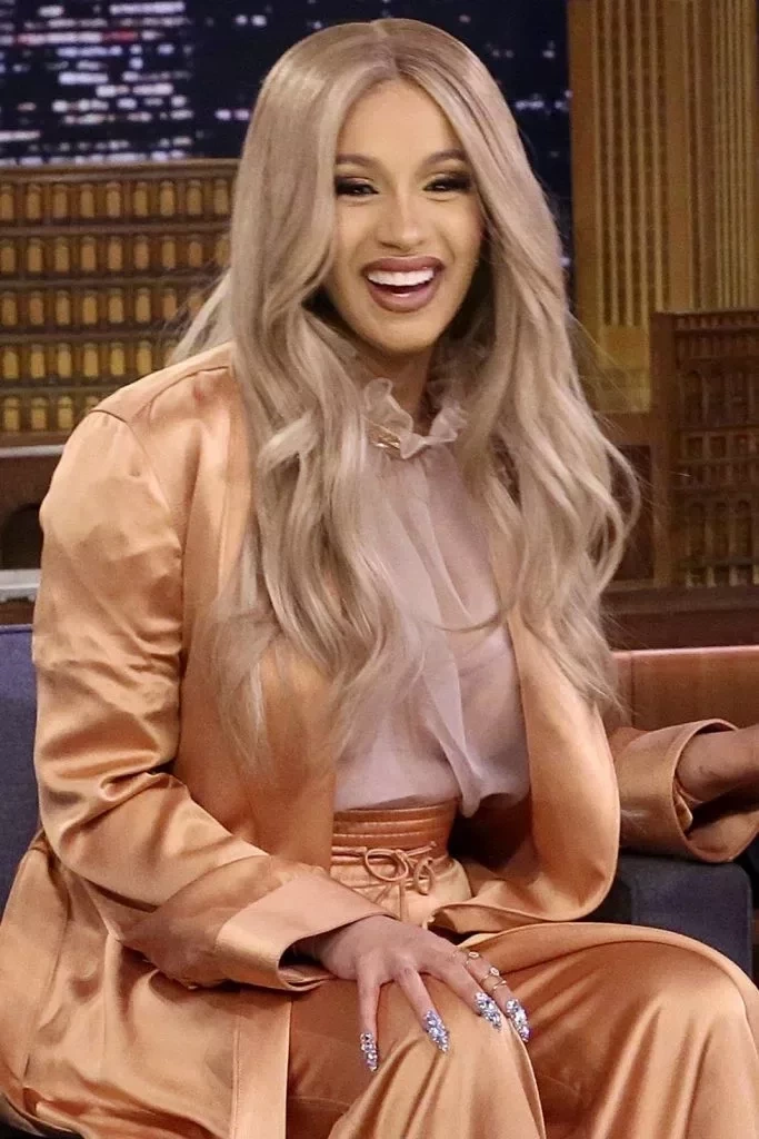 Descubra 7 fatos sobre Cardi B que vão além do meme "corona vairus" - imagem 17917