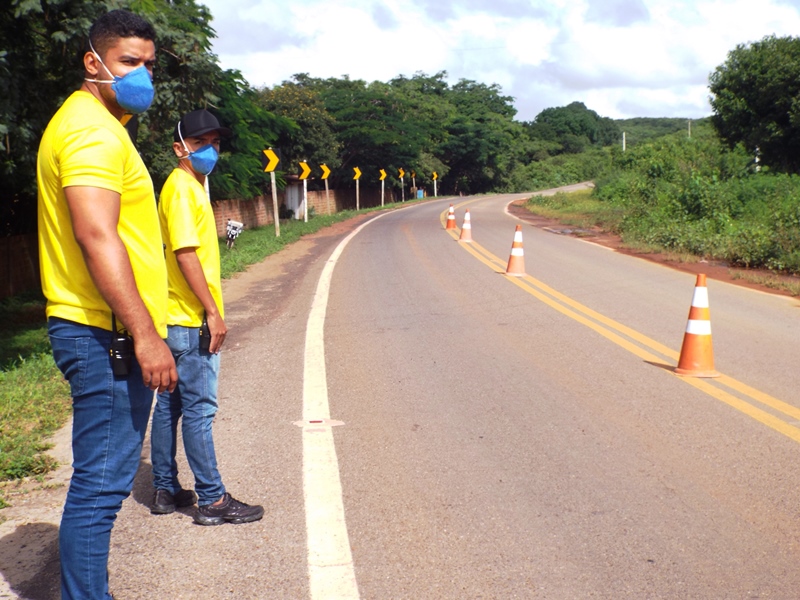 Ônibus de São Paulo com destino a Pedro II é parado na barreira sanitária na entrada da cidade   - Imagem 4