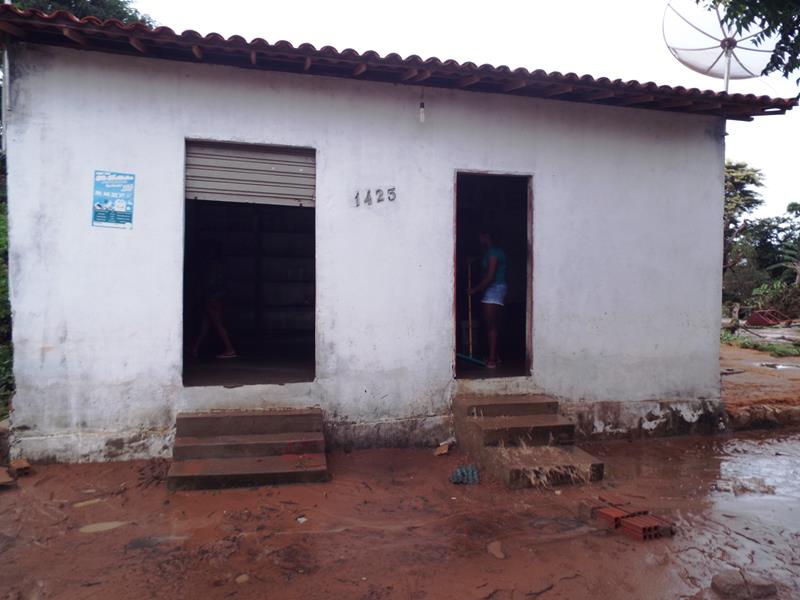 Forte chuva provoca rompimento da parede de barragem e desabriga famílias  - Imagem 7