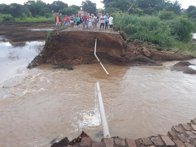 Forte chuva provoca rompimento da parede de barragem e desabriga famílias  - Imagem 39