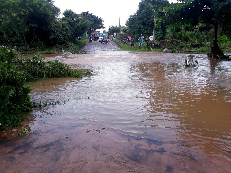 Forte chuva provoca rompimento da parede de barragem e desabriga famílias  - Imagem 32