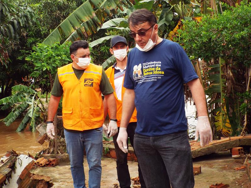 Forte chuva provoca rompimento da parede de barragem e desabriga famílias  - Imagem 22