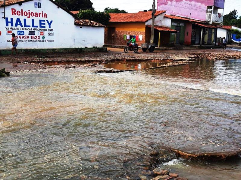 Equipe da SEMAS visita famílias do Bairro Chapadinha que também tiveram prejuízos com o rompimento da barragem  - Imagem 24