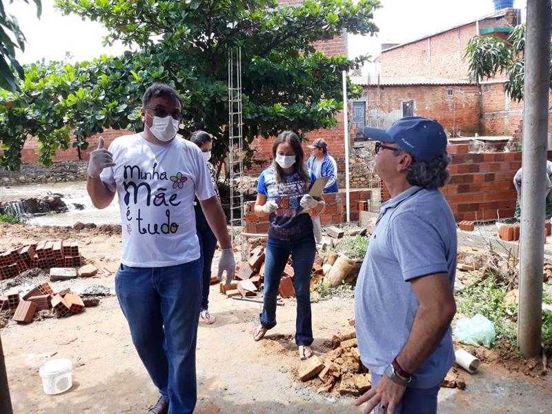 Equipe da SEMAS visita famílias do Bairro Chapadinha que também tiveram prejuízos com o rompimento da barragem  - Imagem 4