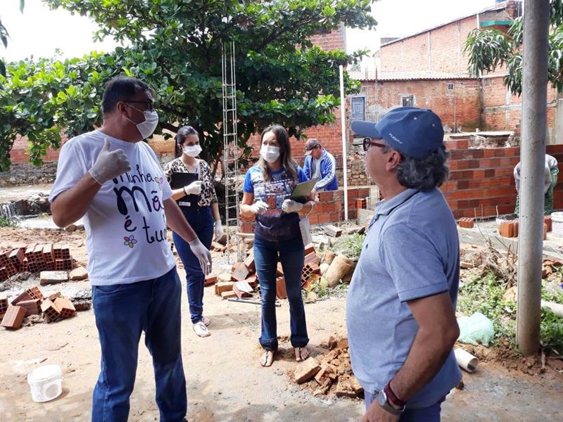 Equipe da SEMAS visita famílias do Bairro Chapadinha que também tiveram prejuízos com o rompimento da barragem  - Imagem 7