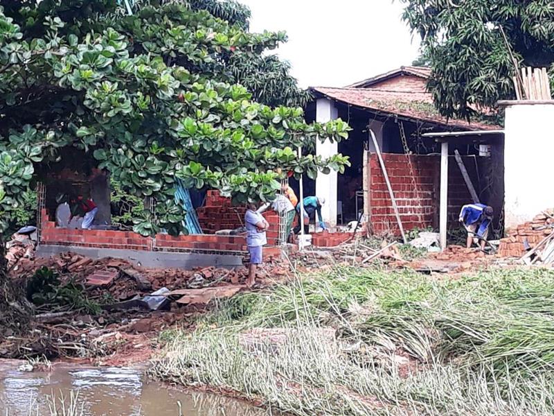 Equipe da SEMAS visita famílias do Bairro Chapadinha que também tiveram prejuízos com o rompimento da barragem  - Imagem 31