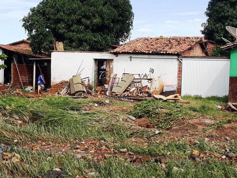 Equipe da SEMAS visita famílias do Bairro Chapadinha que também tiveram prejuízos com o rompimento da barragem  - Imagem 29