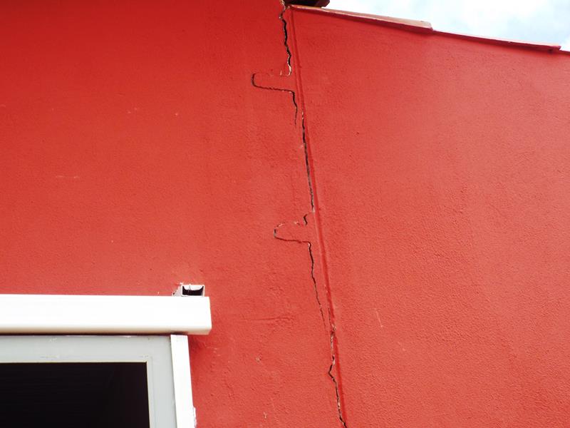 Município faz entrega de cestas de alimentos, roupas, e colchões as famílias dos Bairros Barragem e Cristo Rei - Imagem 39