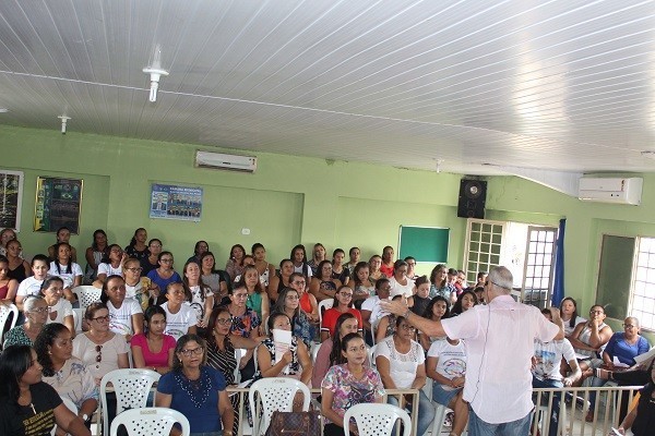 Professores participam de curso de formação em Santo Inácio do Piauí 