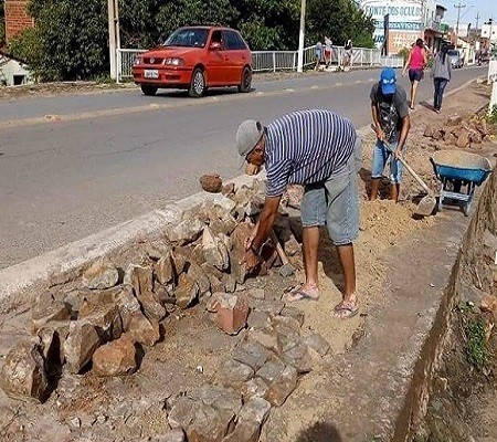Prefeitura intensifica recuperação nas vias urbanas e rurais