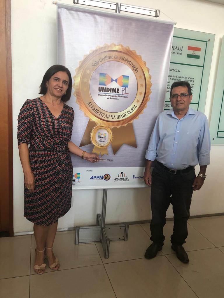 Prefeito Genival Bezerra e primeira-dama participam da entrega do Selo Undime de Alfabetização - Imagem 3