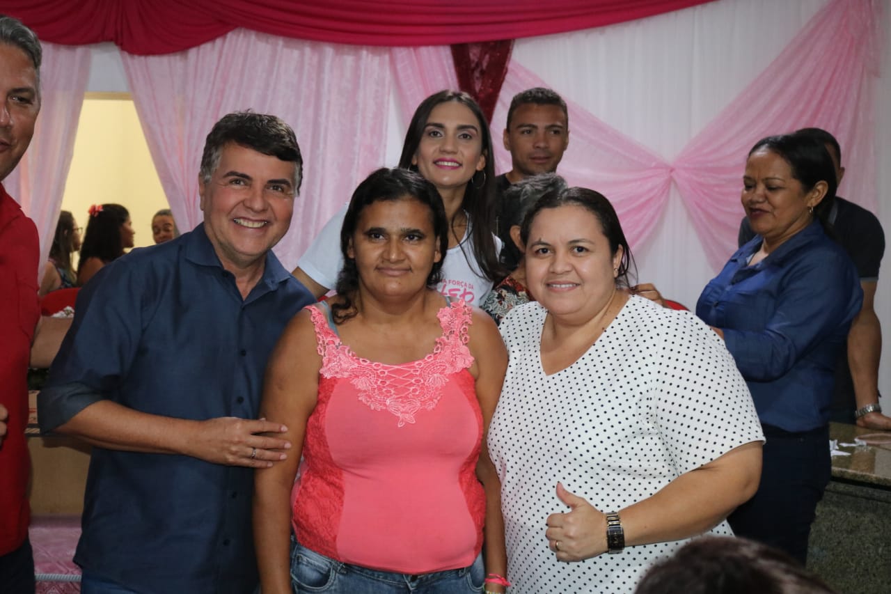 Mulheres de Monsenhor Gil ganham big festa em seu dia - Imagem 11