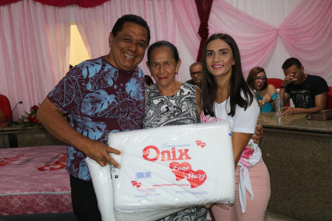 Mulheres de Monsenhor Gil ganham big festa em seu dia - Imagem 26