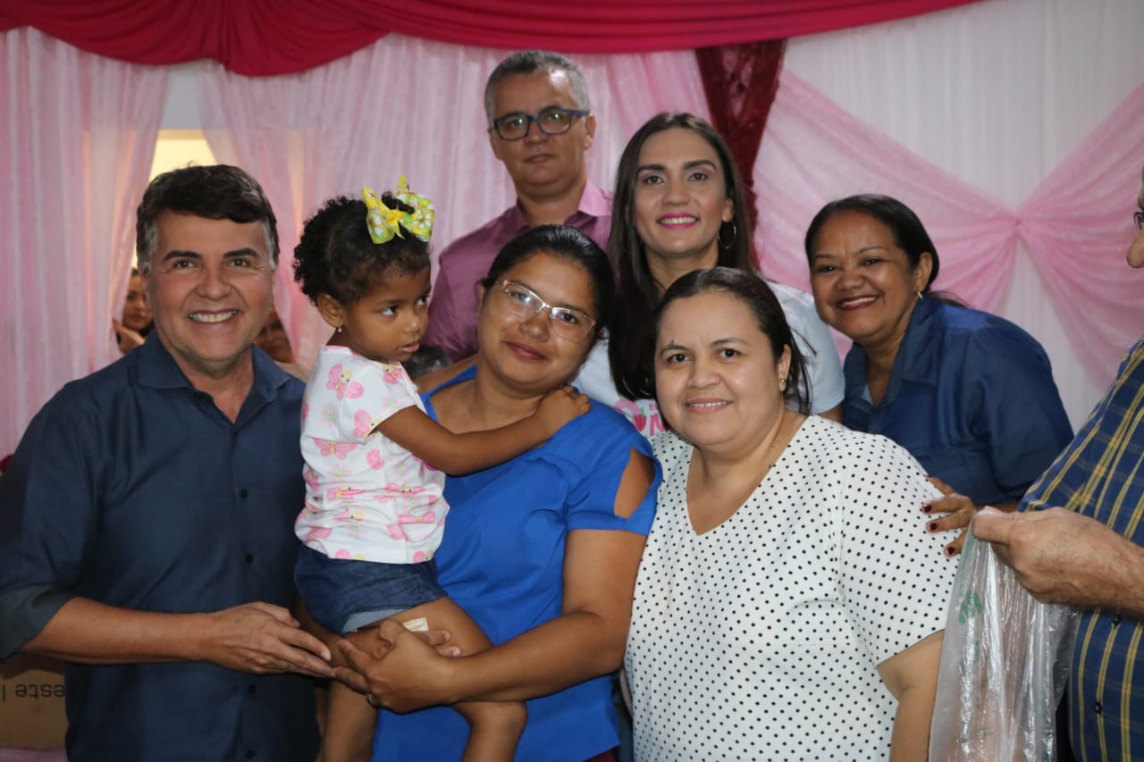 Mulheres de Monsenhor Gil ganham big festa em seu dia - Imagem 15