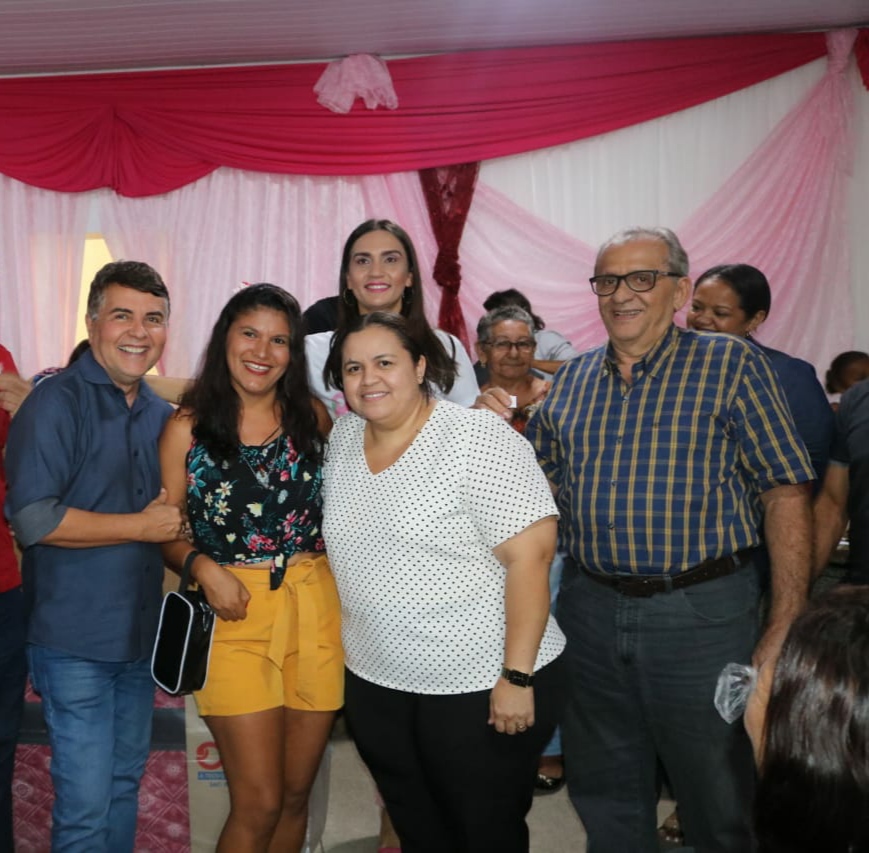 Mulheres de Monsenhor Gil ganham big festa em seu dia - Imagem 27
