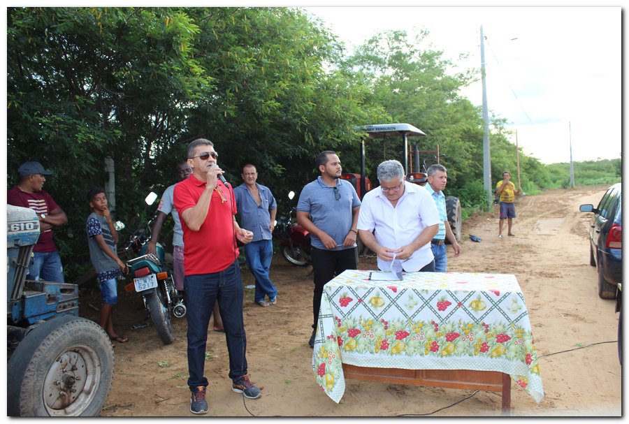 Prefeito Silva Júnior assina ordens de serviço para realização de obras  - Imagem 2