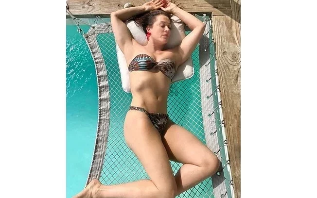 Aos 53 anos, Claudia Raia mostra boa forma em 10 fotos sensuais - imagem 18786