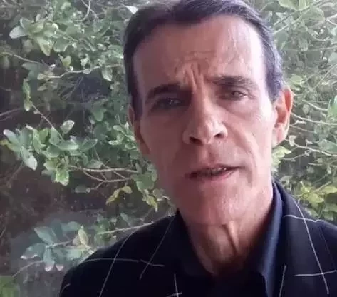 Veja os famosos que caíram no anonimato e agora têm empregos "normais" - imagem 18939